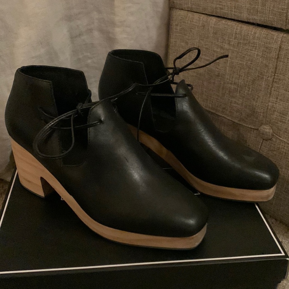 Kelsi Dagger Clogs